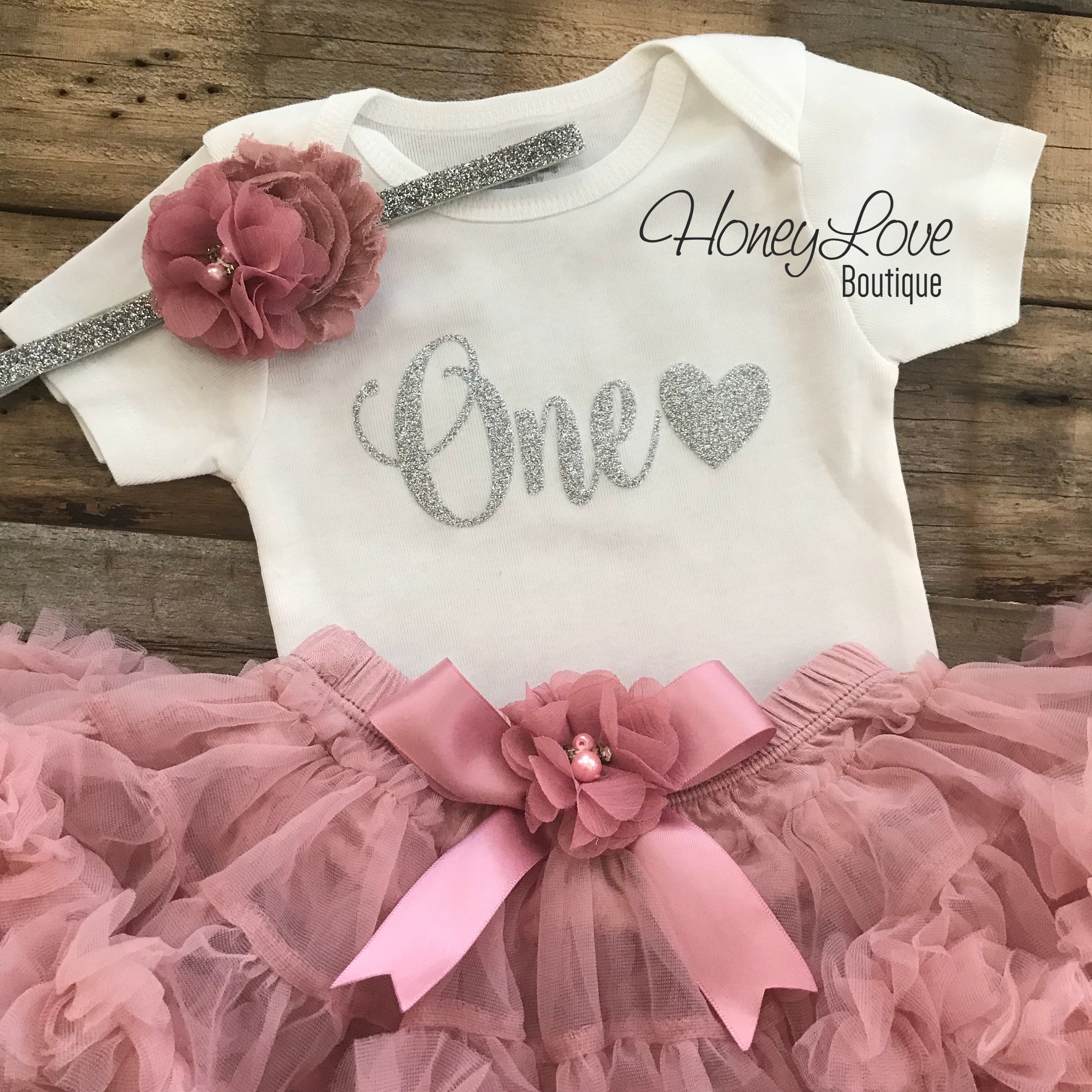 One with heart - Birthday Outfit - Vintage Pink and Silver/Gold Glitte - HoneyLoveBoutique One with heart - Birthday Outfit - Vintage Pink and Silver/Gold Glitte - HoneyLoveBoutique