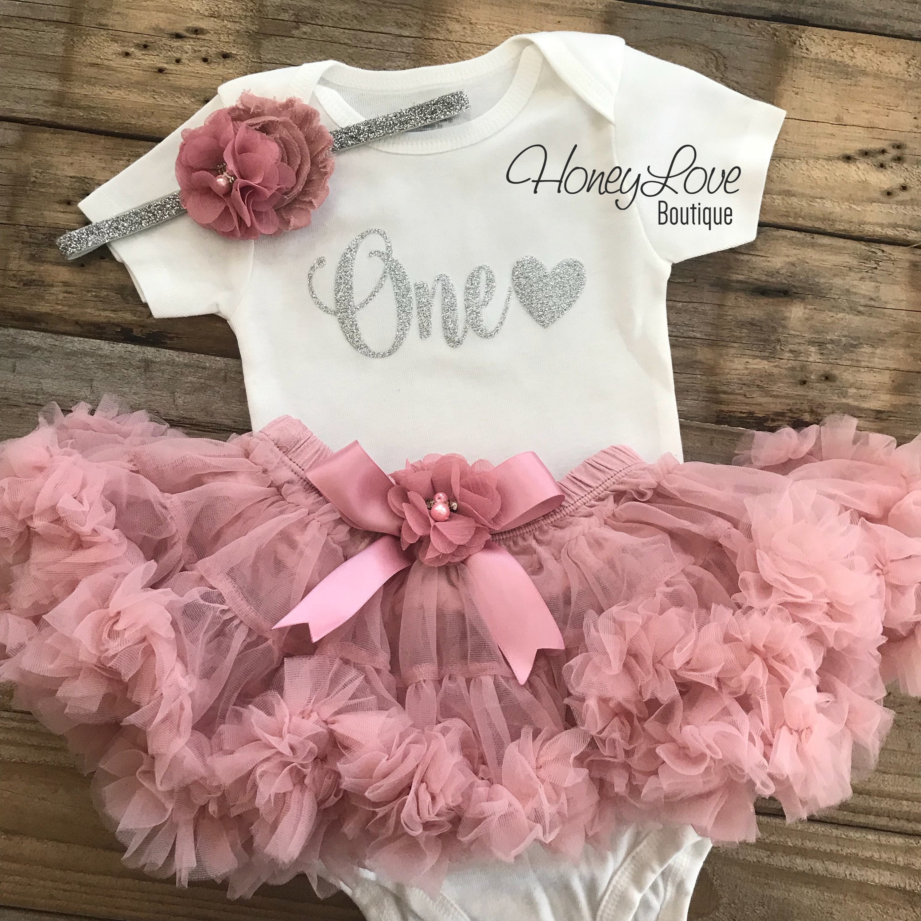 One with heart - Birthday Outfit - Vintage Pink and Silver/Gold Glitte - HoneyLoveBoutique One with heart - Birthday Outfit - Vintage Pink and Silver/Gold Glitte - HoneyLoveBoutique
