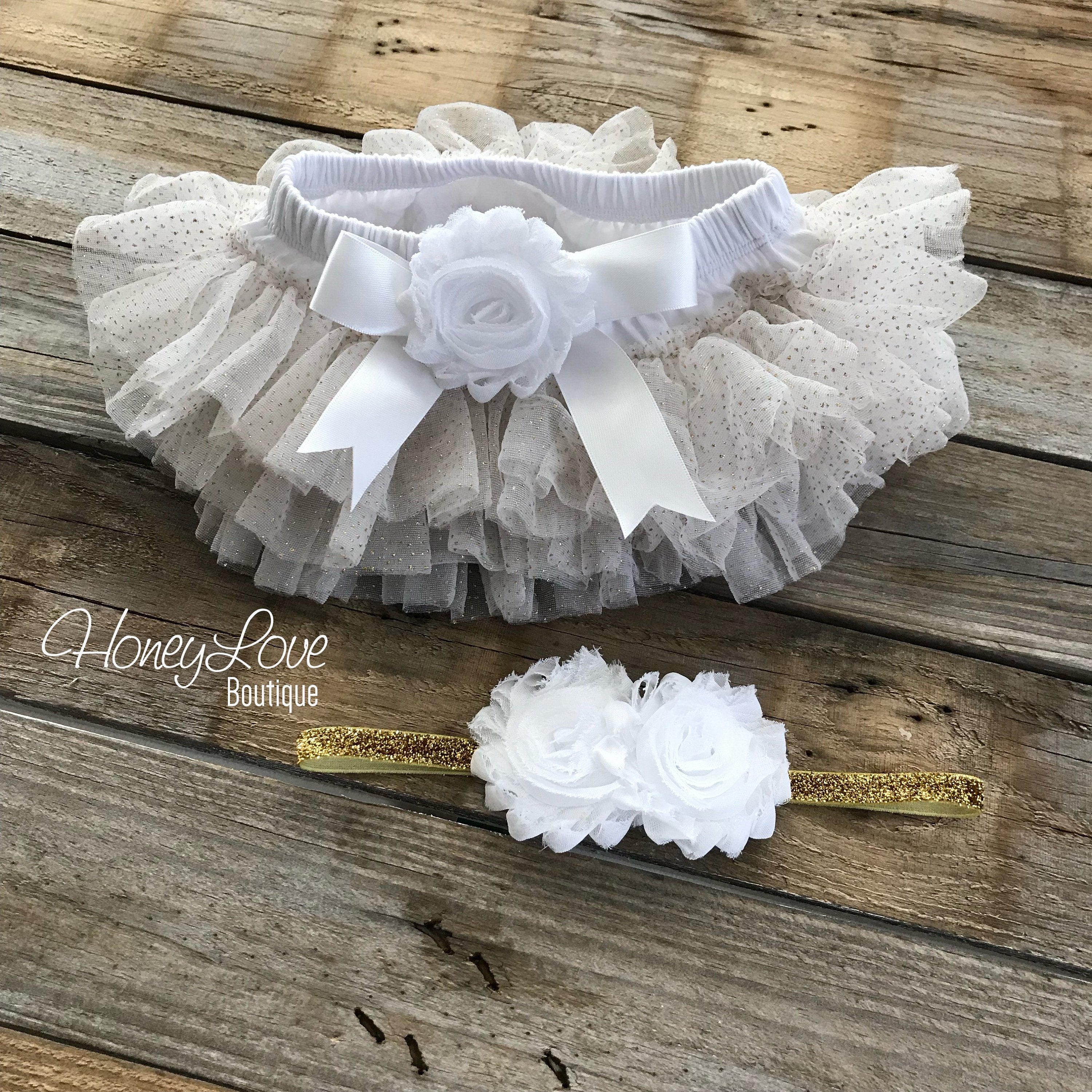 Winter ONEderland 1st Birthday outfit - White and Gold glitter - HoneyLoveBoutique Winter ONEderland 1st Birthday outfit - White and Gold glitter - HoneyLoveBoutique